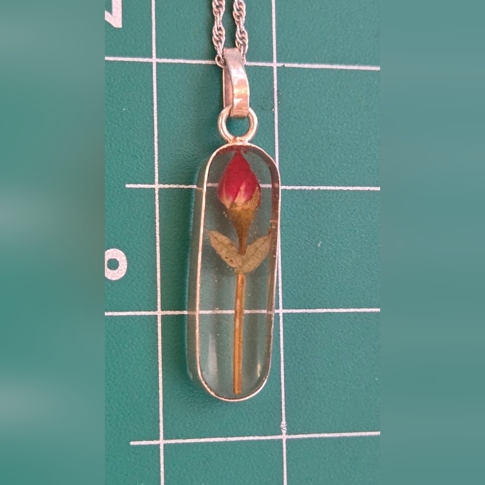 Elegant 925 Silver Necklace with Red Rose Pendant - Picture 5 of 8